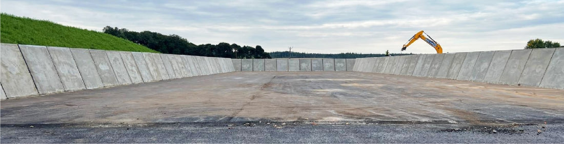 Asphalt bases for silage clamps